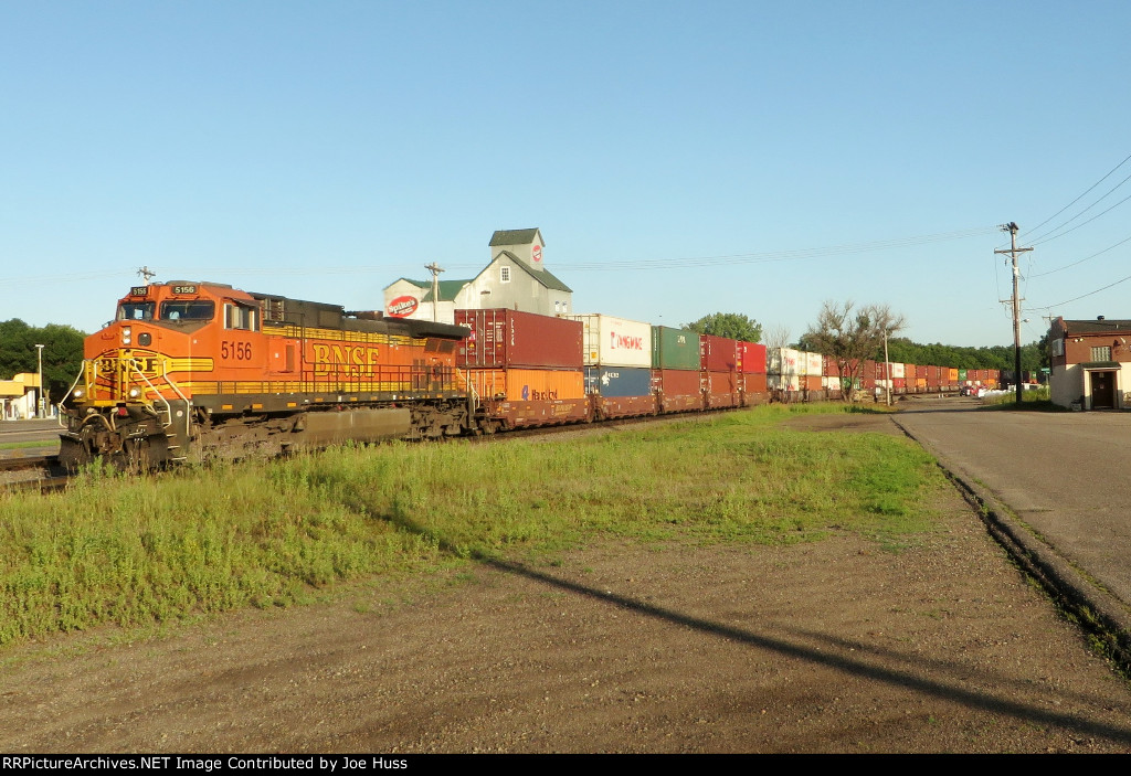 BNSF 5156 East